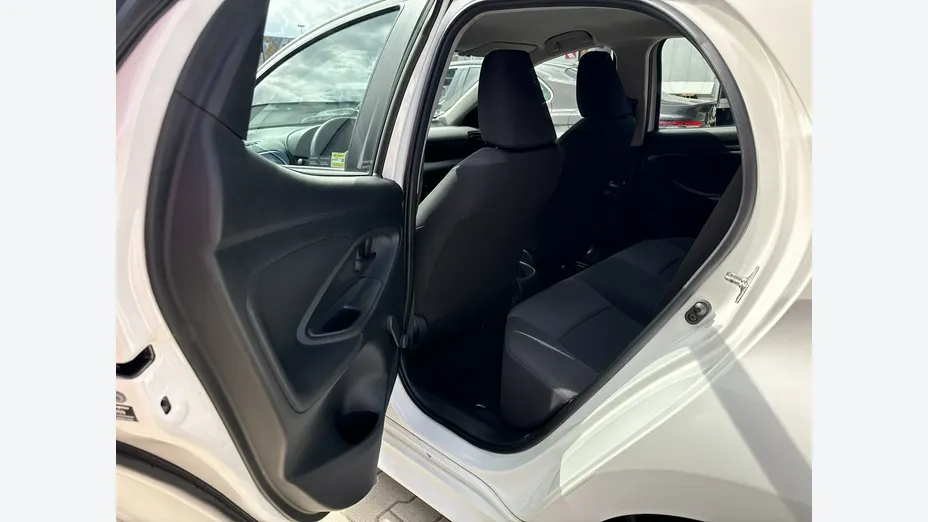 TOYOTA Yaris -