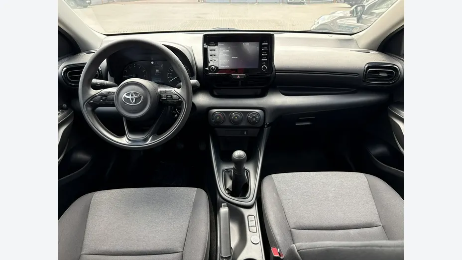 TOYOTA Yaris -