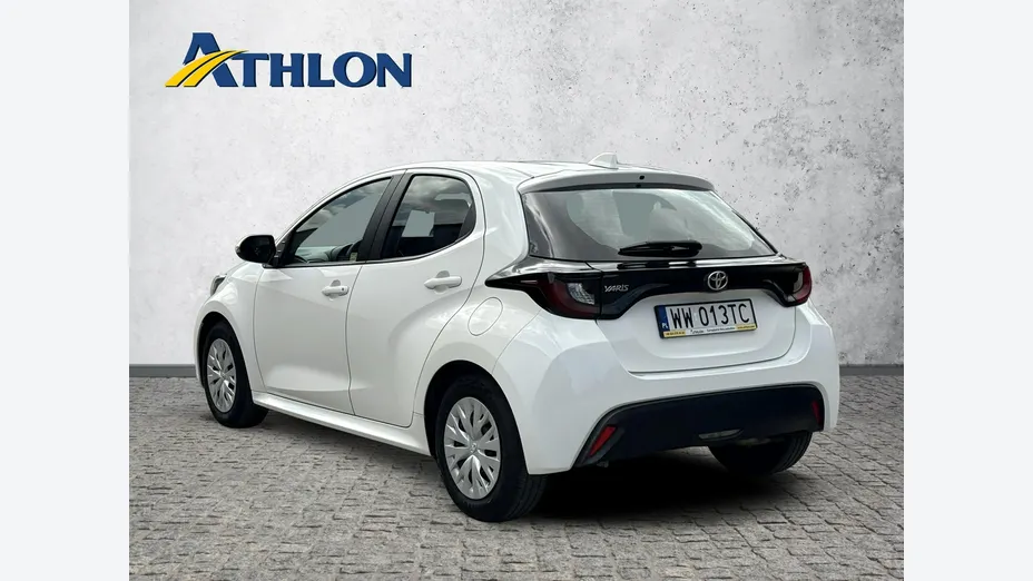 TOYOTA Yaris -