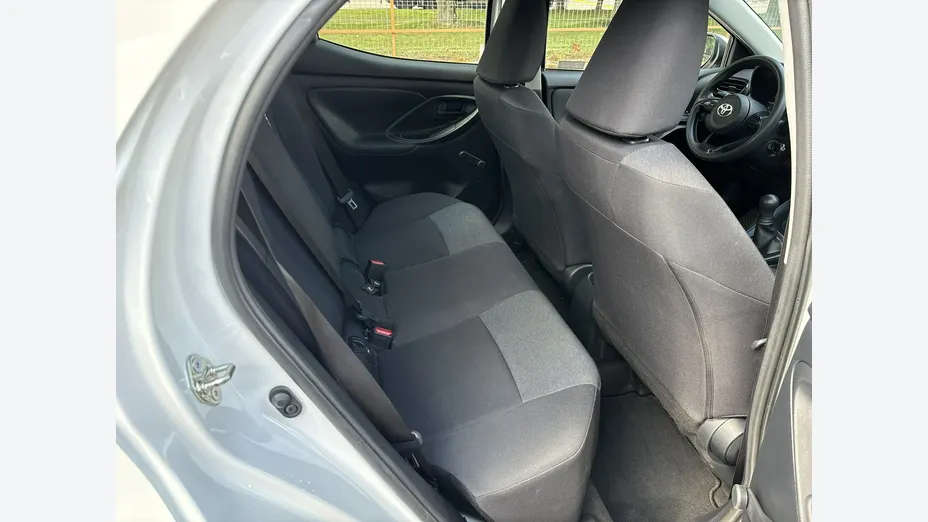 TOYOTA Yaris -