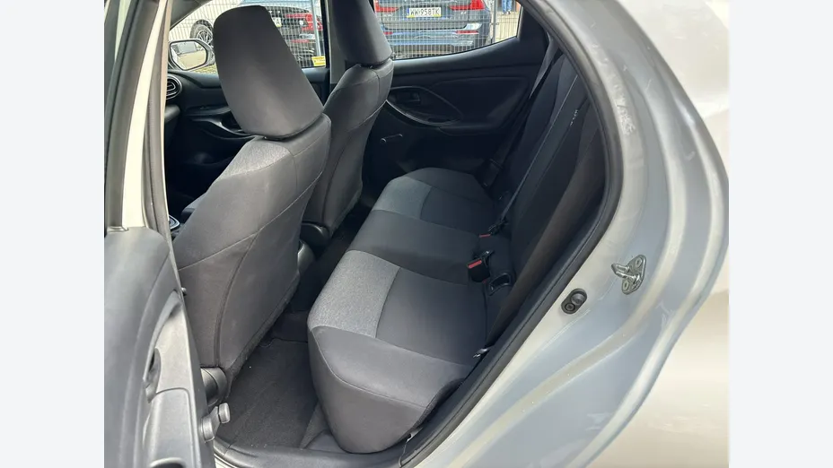 TOYOTA Yaris -