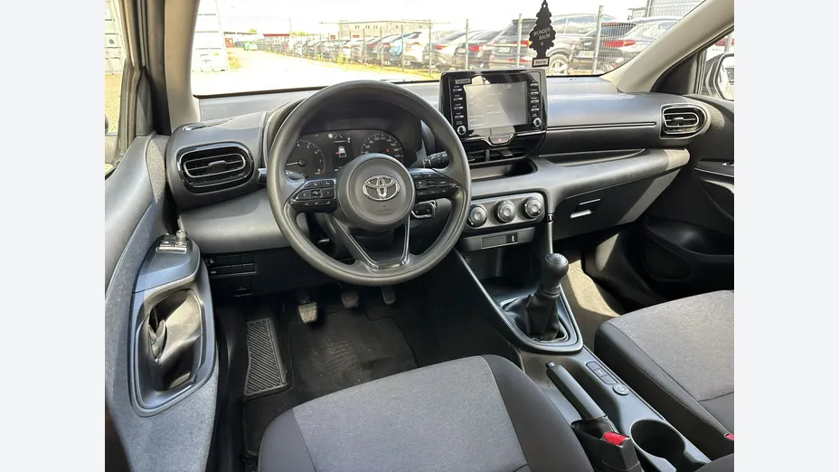 TOYOTA Yaris -