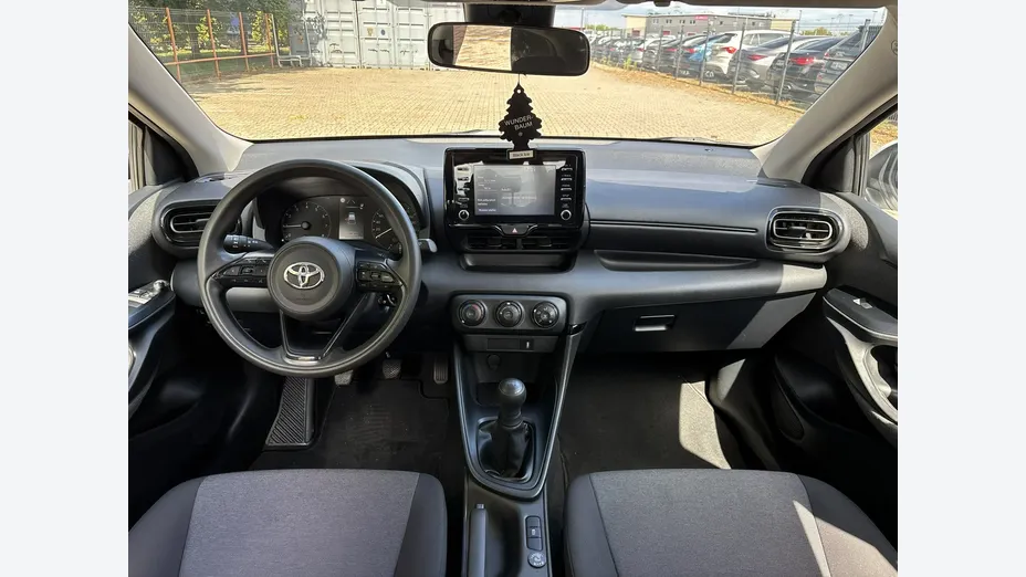 TOYOTA Yaris -