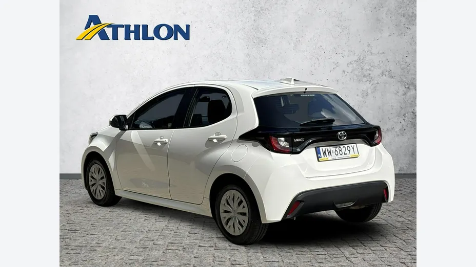 TOYOTA Yaris -