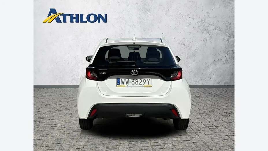 TOYOTA Yaris -