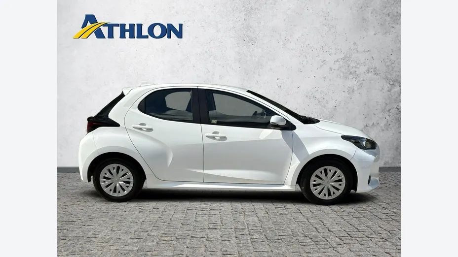 TOYOTA Yaris -