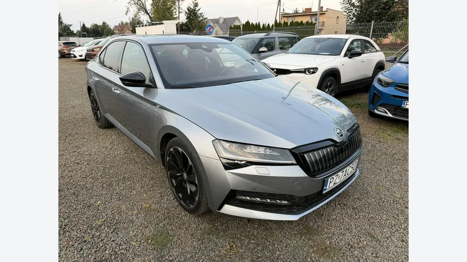SKODA Superb -