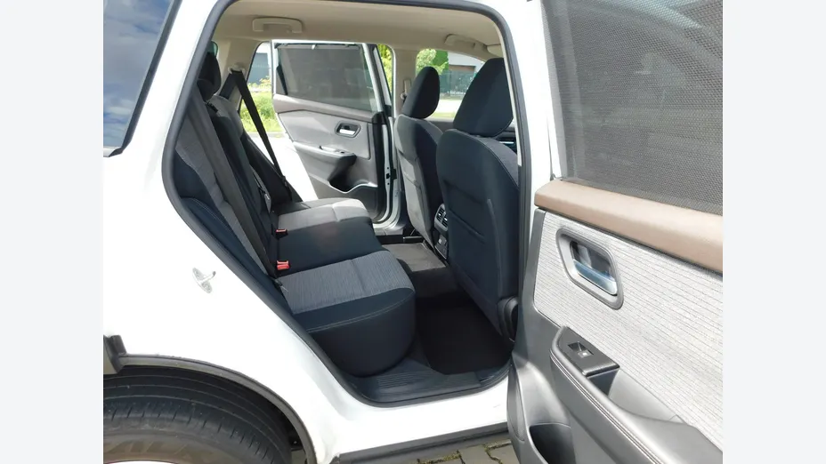 NISSAN X-Trail -