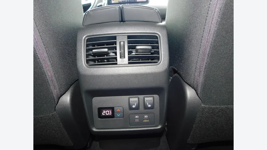 NISSAN X-Trail -