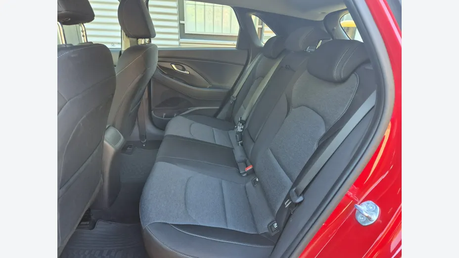 HYUNDAI i30 -