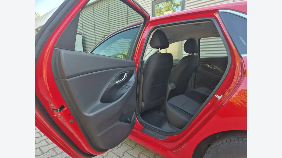 HYUNDAI i30 -