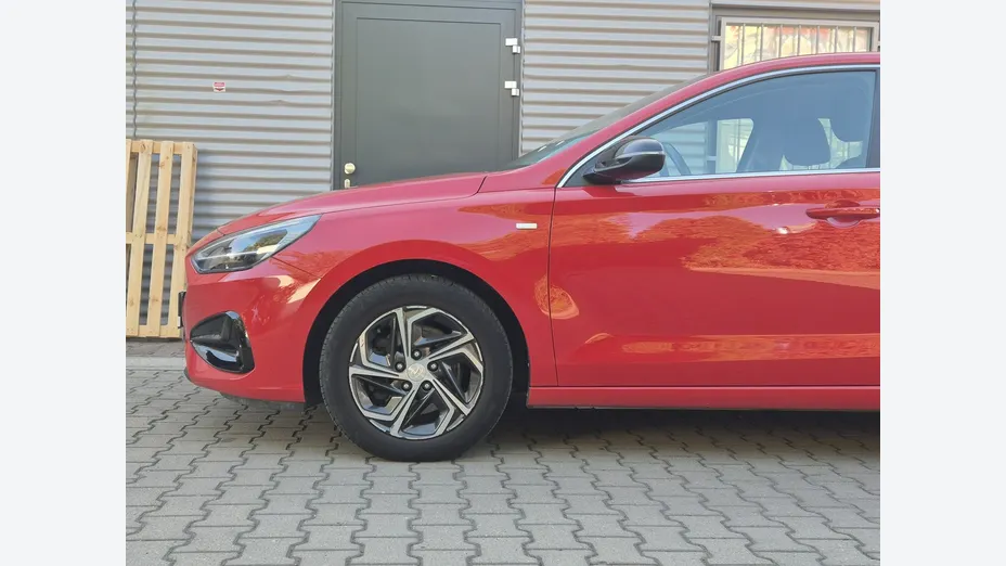 HYUNDAI i30 -