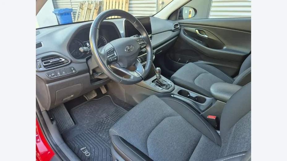 HYUNDAI i30 -