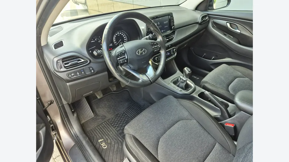 HYUNDAI i30 -