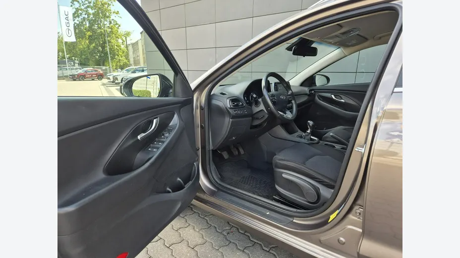 HYUNDAI i30 -