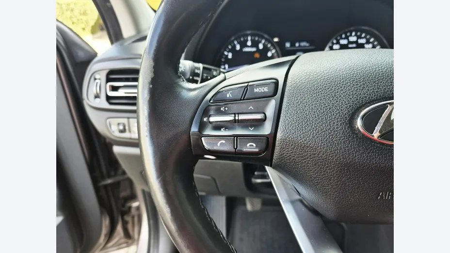 HYUNDAI i30 -