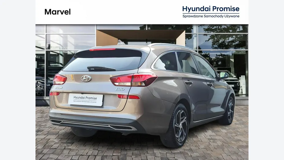 HYUNDAI i30 -