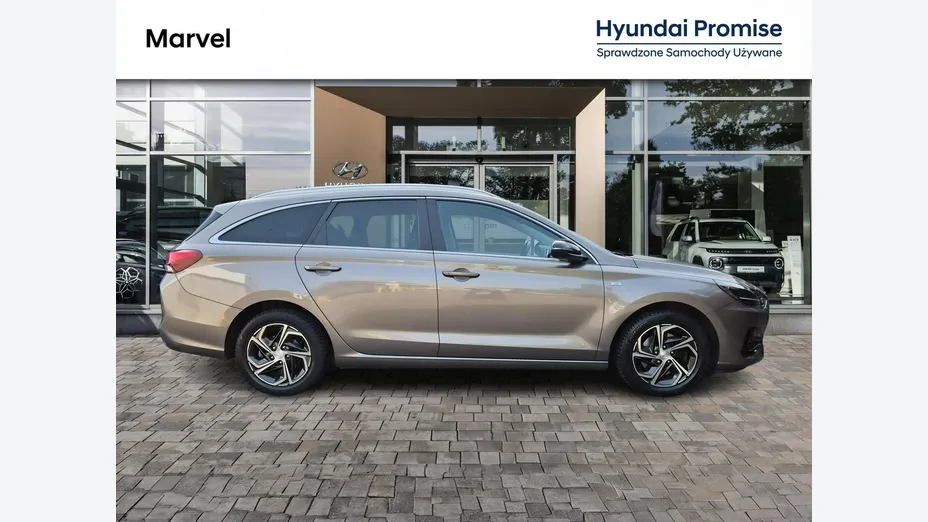 HYUNDAI i30 -