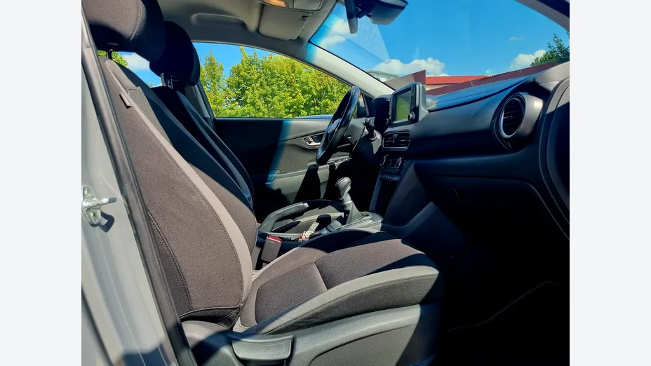 HYUNDAI Kona -