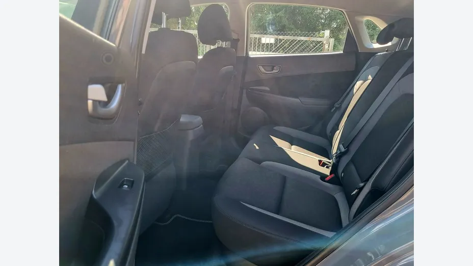 HYUNDAI Kona -