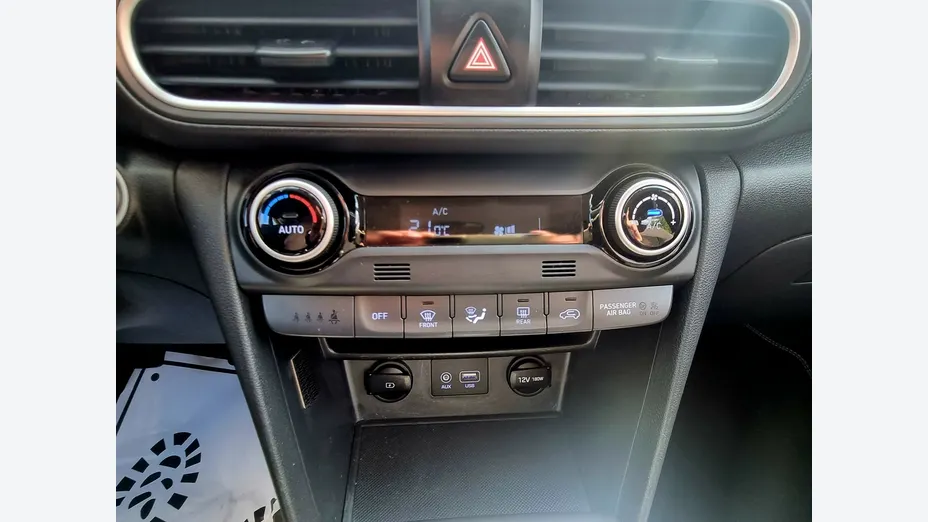 HYUNDAI Kona -