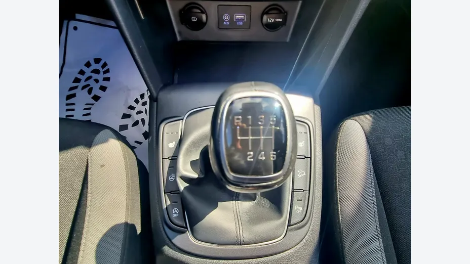 HYUNDAI Kona -