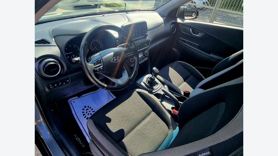 HYUNDAI Kona -