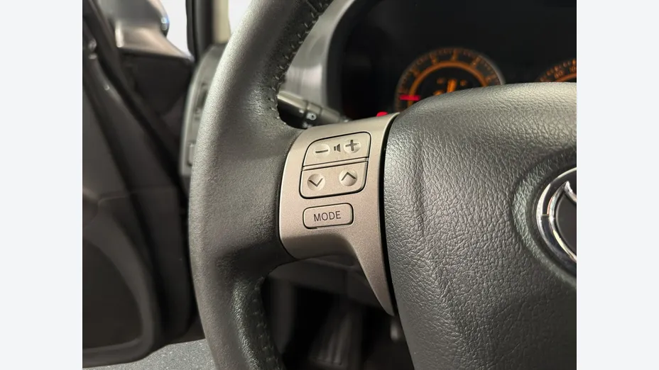TOYOTA Auris -