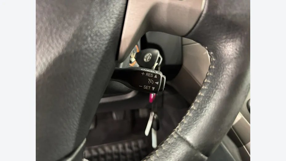 TOYOTA Auris -
