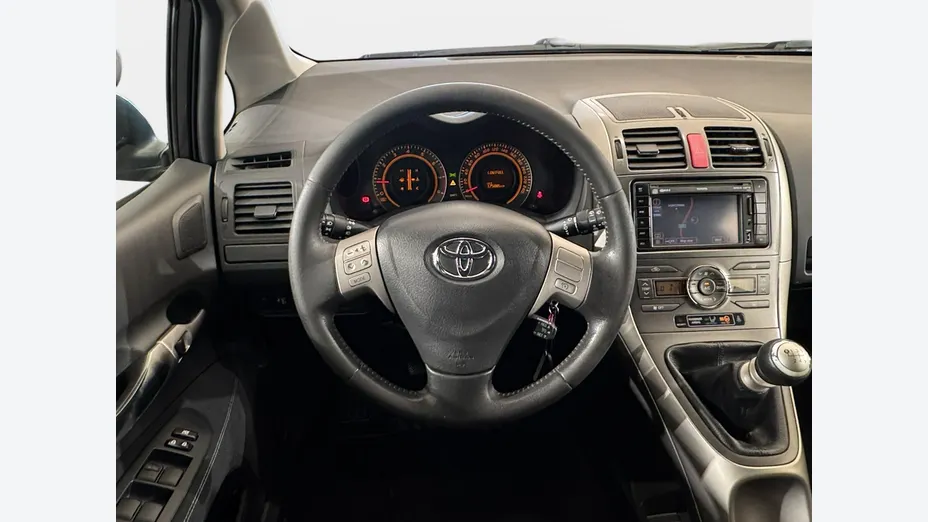 TOYOTA Auris -