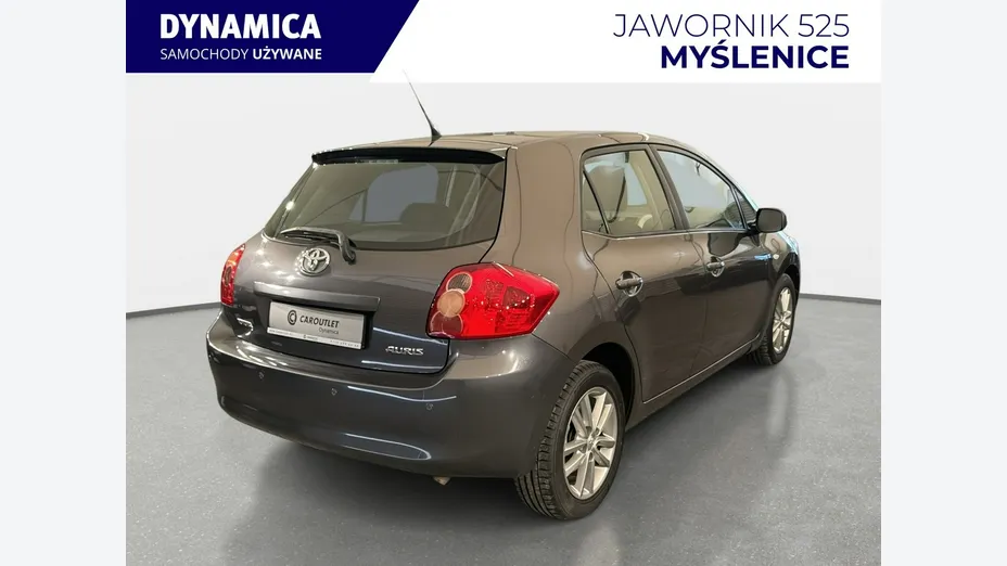 TOYOTA Auris -