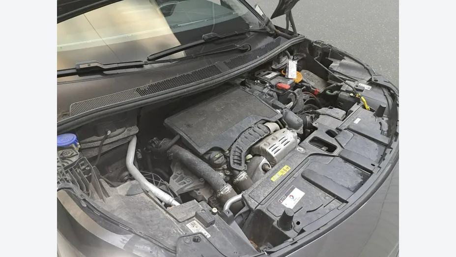 PEUGEOT 3008 -