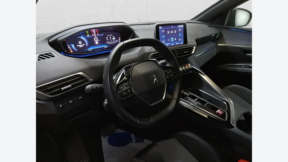 PEUGEOT 3008 -