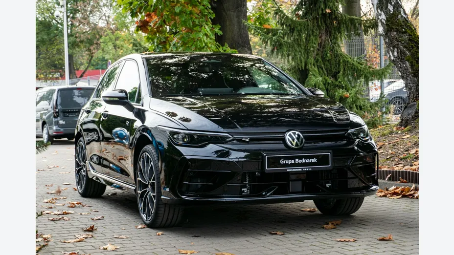 VOLKSWAGEN Golf -