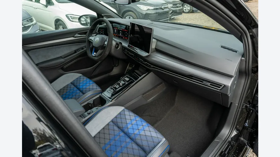 VOLKSWAGEN Golf -