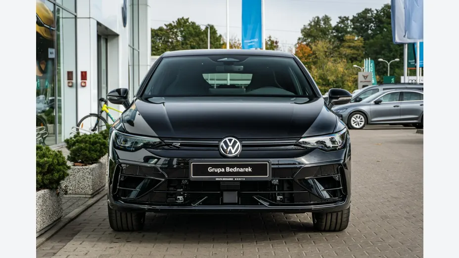 VOLKSWAGEN Golf -