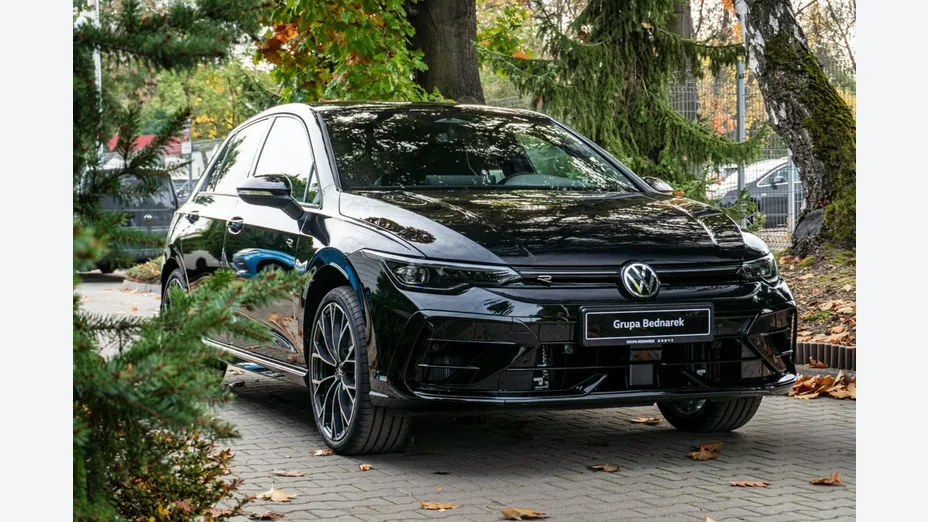 VOLKSWAGEN Golf -