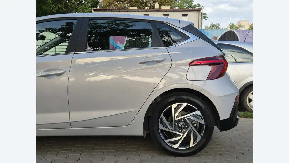 HYUNDAI i20 -