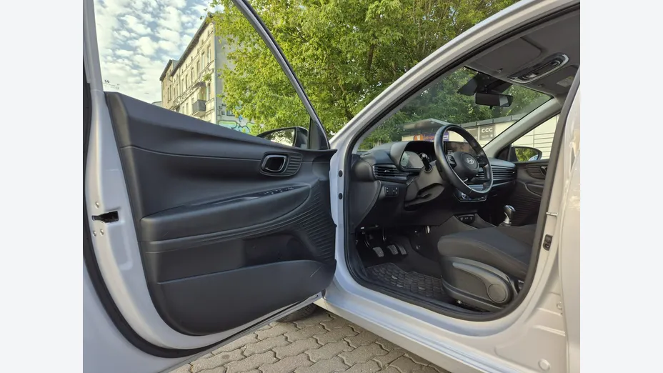 HYUNDAI i20 -