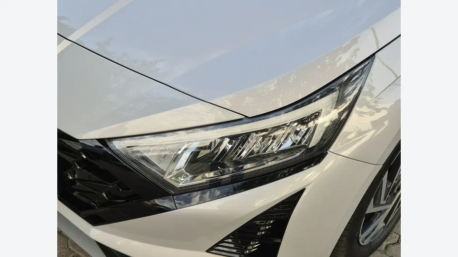 HYUNDAI i20 -