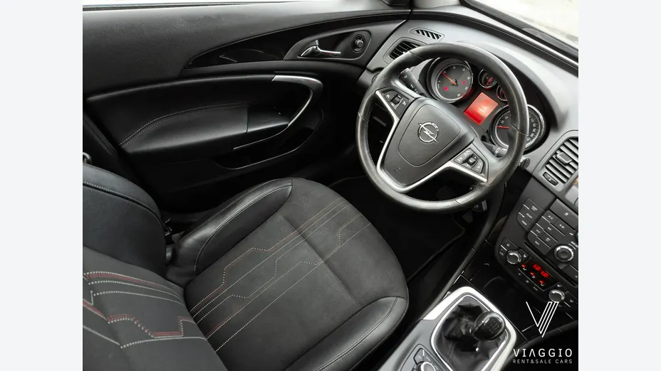 OPEL Insignia -
