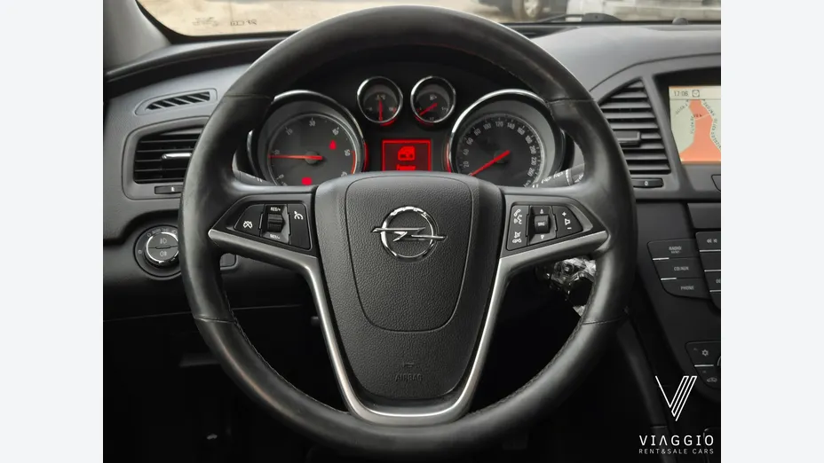 OPEL Insignia -