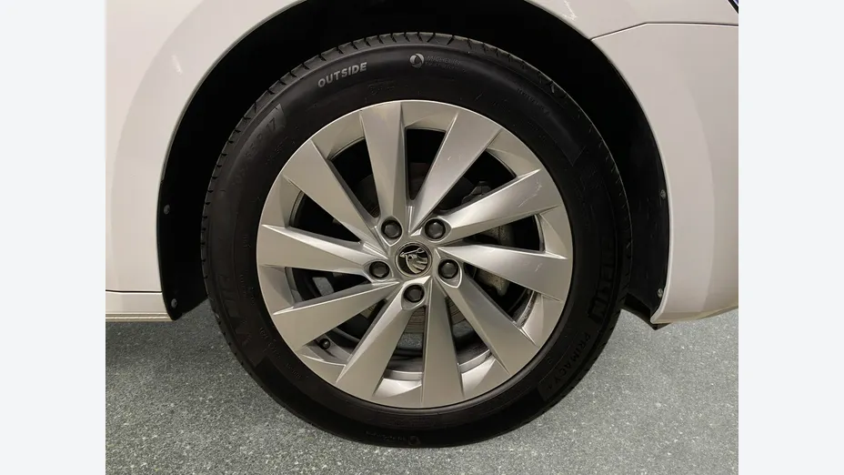 SKODA Octavia -