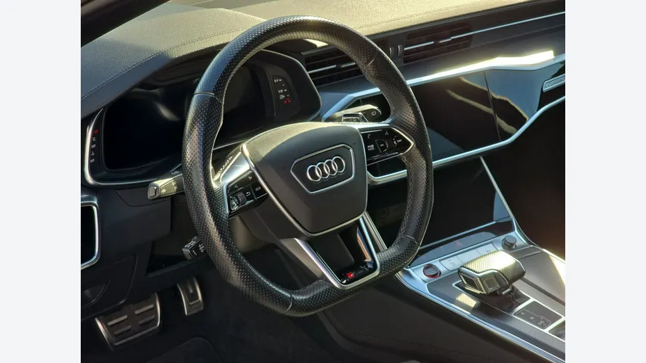 AUDI RS6 Avant -