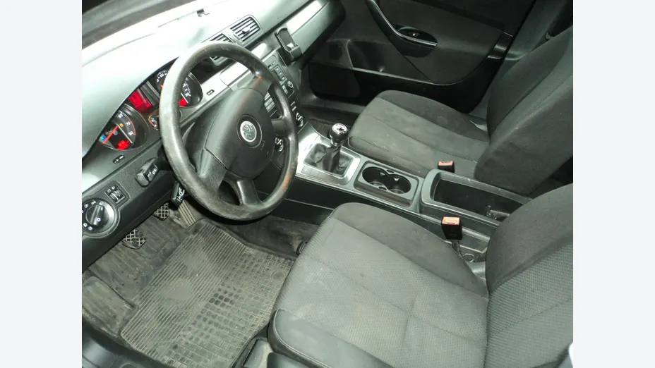 VOLKSWAGEN Passat -