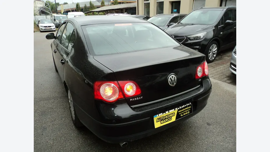 VOLKSWAGEN Passat -