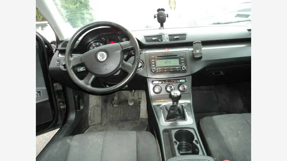 VOLKSWAGEN Passat -