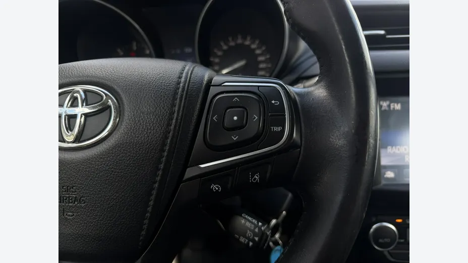 TOYOTA Avensis -