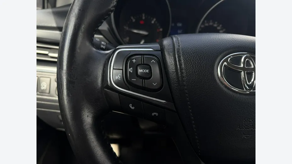TOYOTA Avensis -
