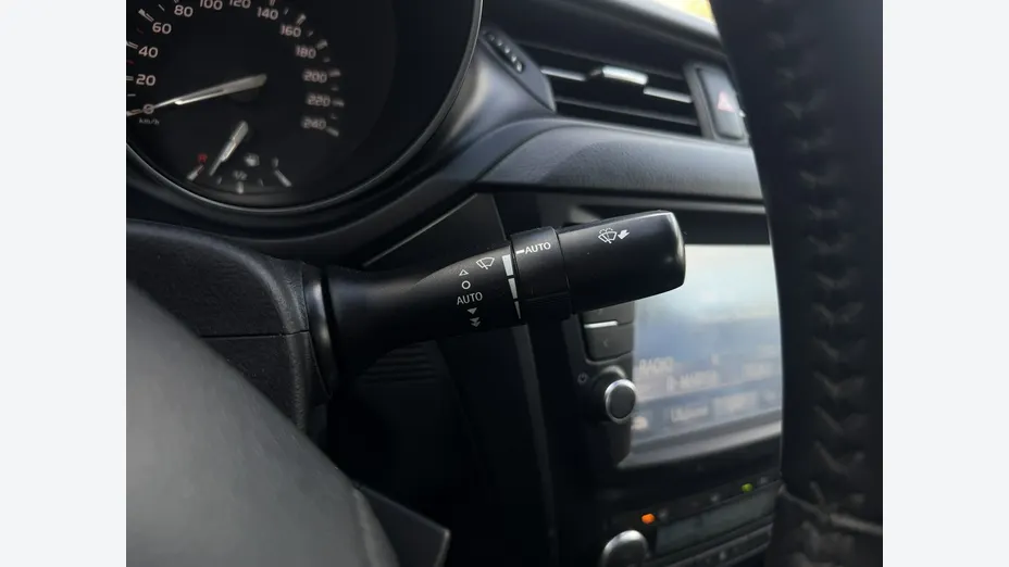 TOYOTA Avensis -